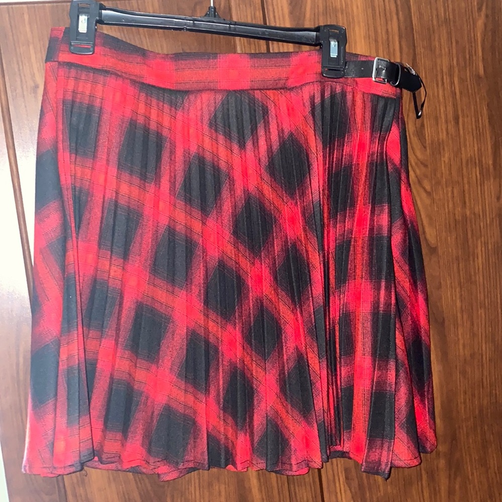 Pleated skirt